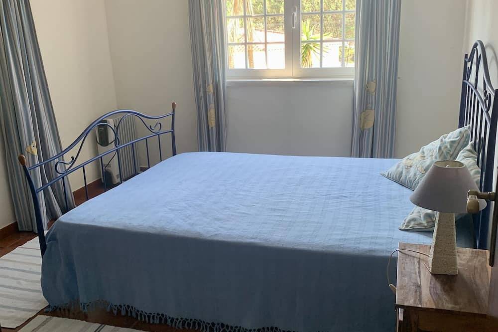 Villa mit Pool und Garten neben Golf und Strand in Vau, Leiria District