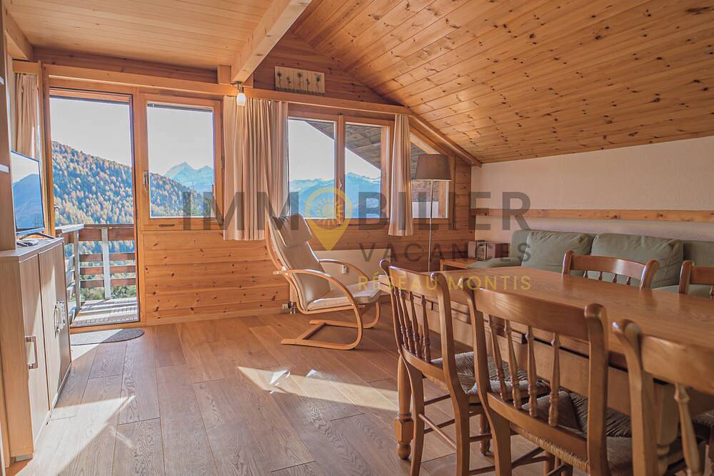 Ganze Wohnung, Spacieux et confortable 2.5 pièces avec mezzanine, rénové. Idéal pour 2 (à 4) personnes. Situé au 3è in Chandolin, Anniviers