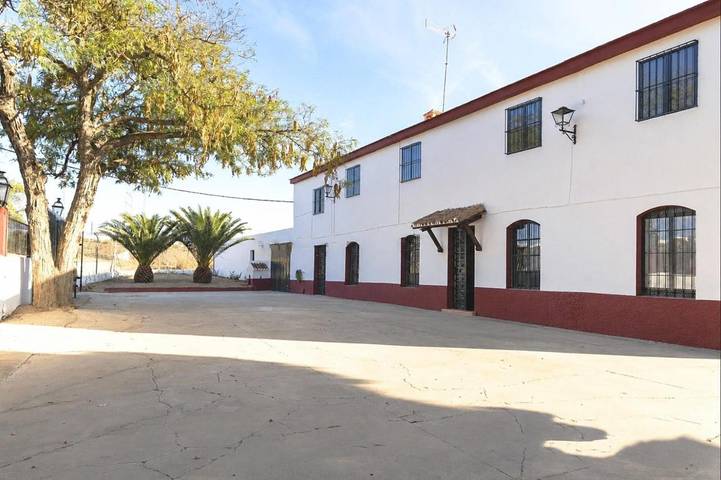 Casa rural para 30 personas, con Terraza y Jardín además de Piscina y Vistas en Humilladero - 3