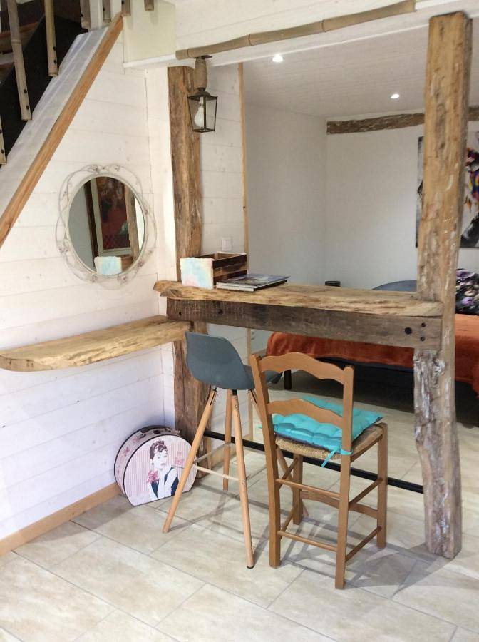 Maison d’hôte pour 22 personnes, avec vue sur le lac et jardin ainsi que piscine et vue, adapté aux familles dans le Cher - 4