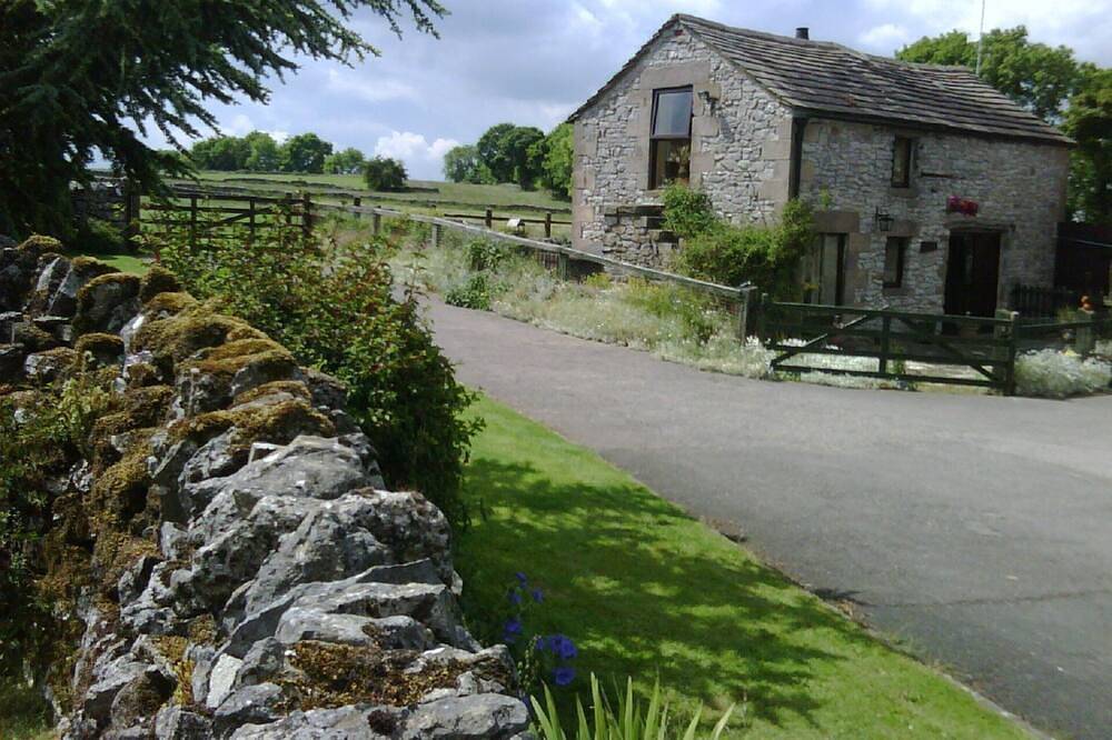 Schönes Kalksteinhaus im Herzen des Peak District. in Aldwark, Derbyshire