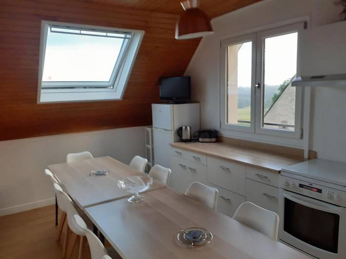 Gîte pour 8 personnes, avec jardin et vue, adapté aux familles à Chastreix