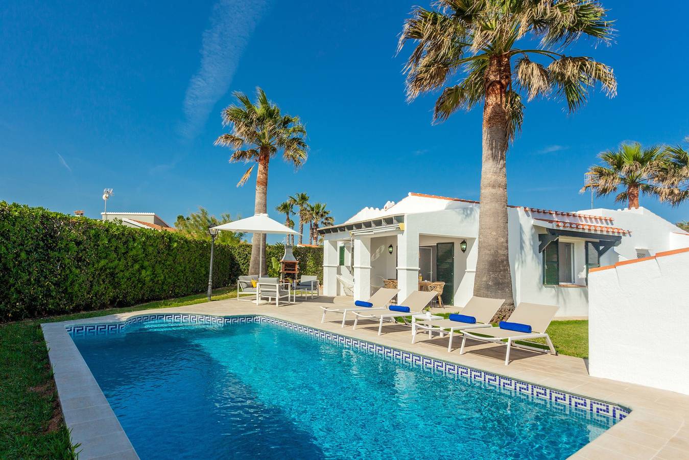 Villa Juanes with Pool, Garden, and Wi-Fi in Cap d'Artrutx, Ciutadella