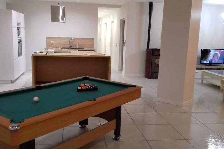 Location de vacances pour 8 personnes, avec terrasse et jardin à Hesdin-l'Abbé