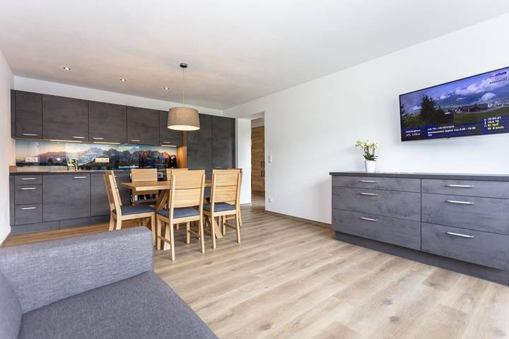 Ferienwohnung für 6 Personen, mit Seeblick und Ausblick sowie Pool und Garten, mit Haustier in Walchsee - 4