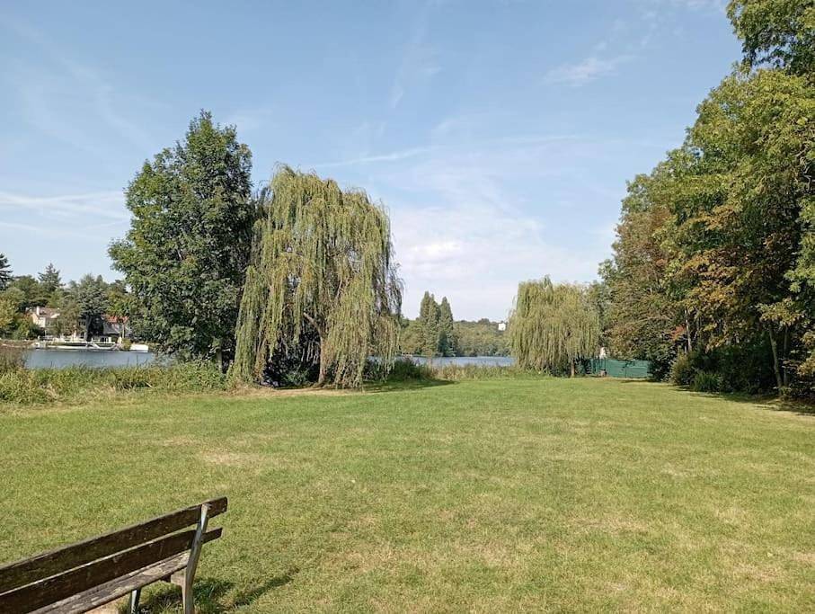 1 Chambre lit double dans petite maison indépendante, au calme in Seine-Port, Seine-et-Marne