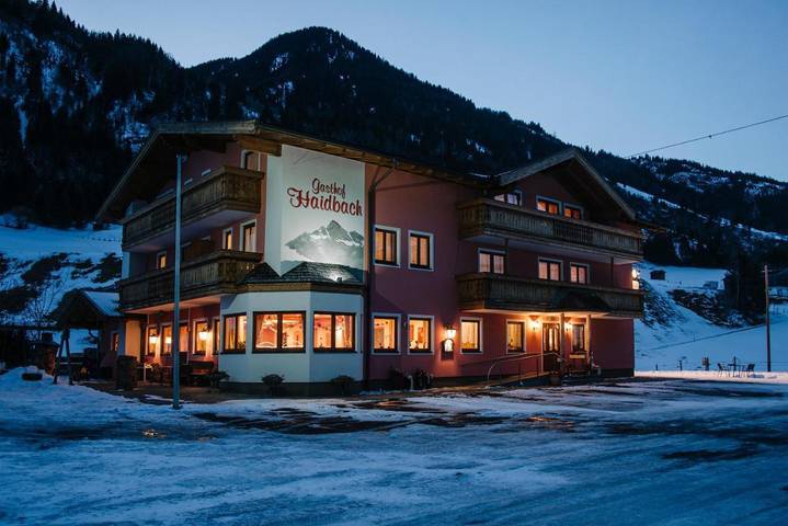BnB für 4 Personen, mit Balkon und Terrasse sowie Garten und Ausblick in Mittersill