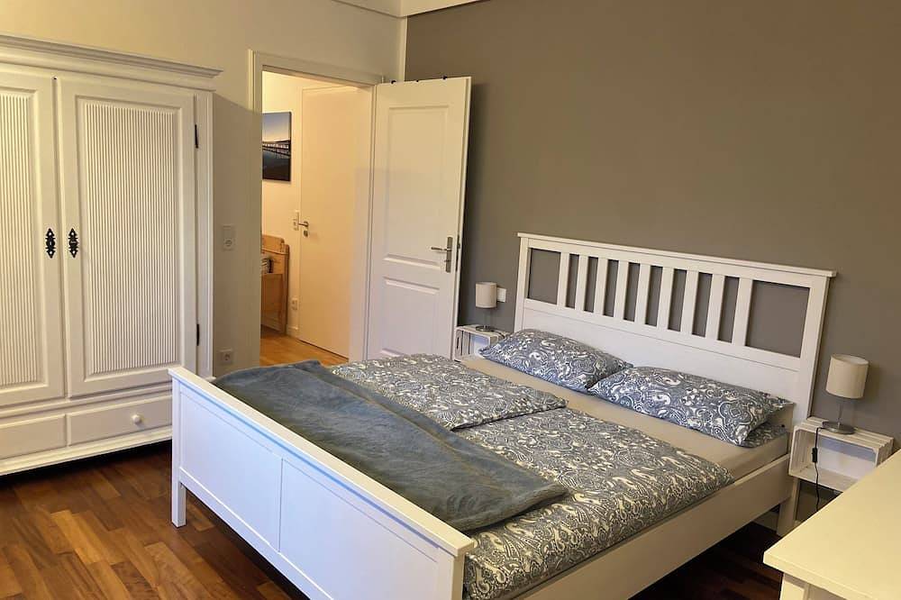 Ganze Wohnung, Schöne, helle Ferienwohnung mit Terasse in Utting, Ammersee