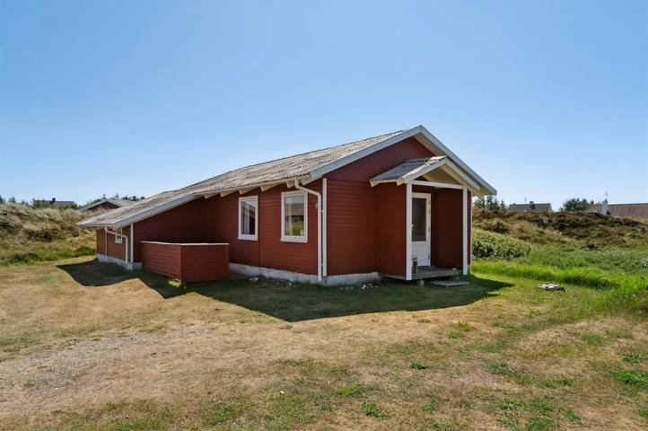 Ferieudlejning for 6 personer, med terrasse i Lild Strand