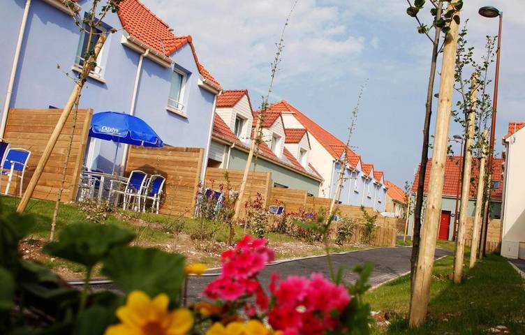 Location de vacances pour 6 personnes, avec jardin et piscine dans Plage de la Digue Jules Noiret - 4