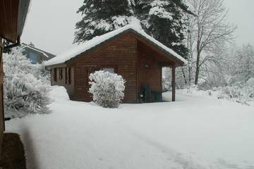 Chalet pour 5 personnes, avec sauna et terrasse ainsi que jardin et piscine à Aydat
