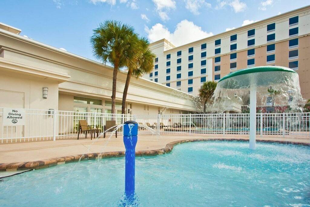 Orlando Dream Vacation! On-site Pool, Close to Universal Studios Orlando! in Orlando, Orange County (FL)