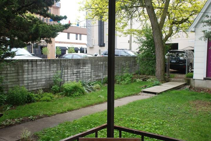 Vacation rental for 6 people, with terrace and yard in Ann Arbor