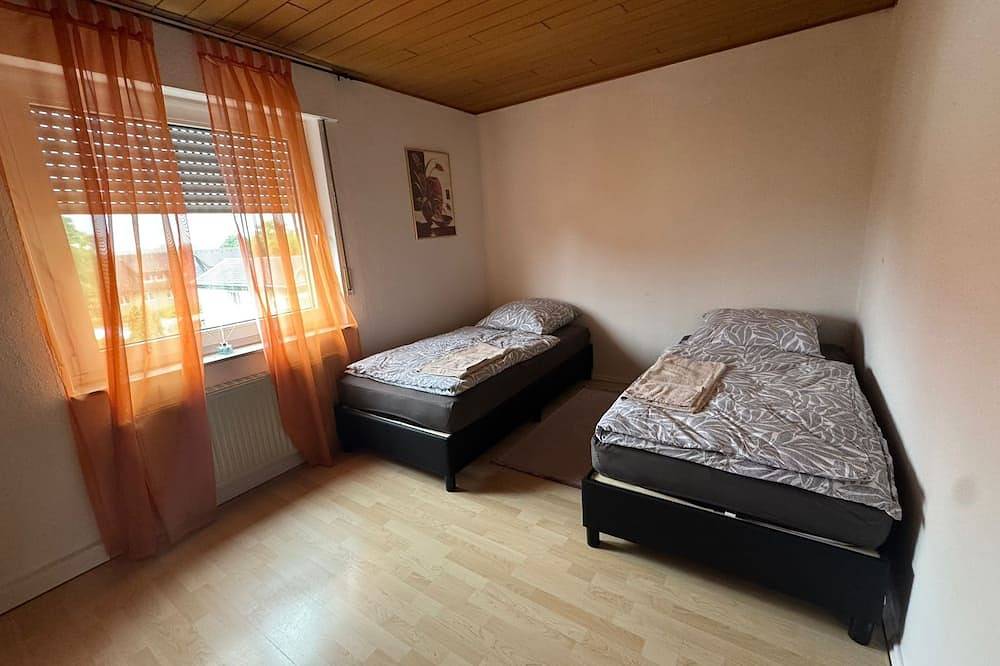 Ganze Wohnung, Schöne Ferienwohnung mit 100qm und Garten in Herford, Nordrhein-Westfalen