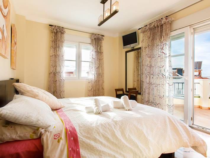 Ferienhaus für 8 Personen, mit Terrasse und Garten in Benajarafe - 4