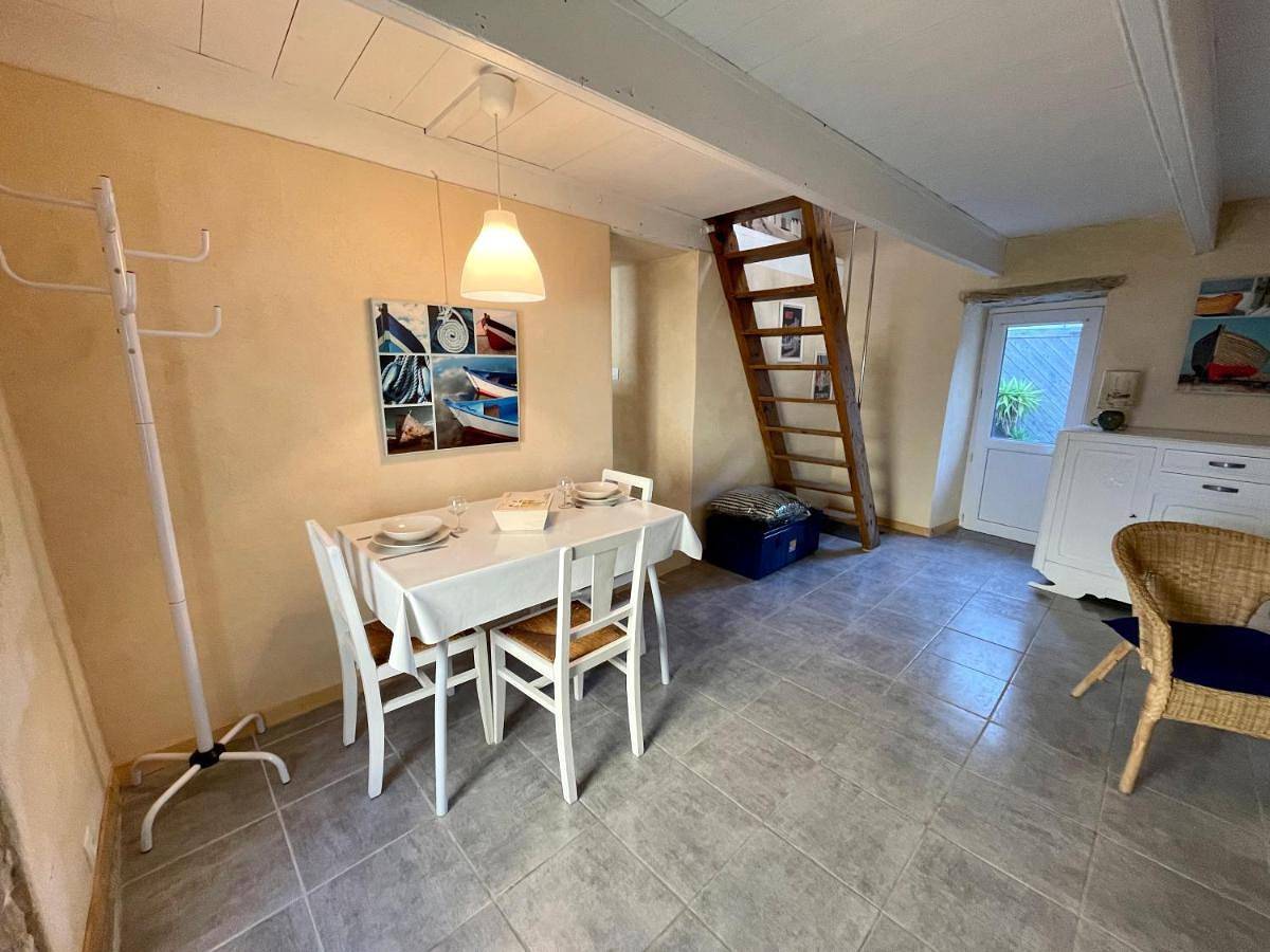 Appartement entier, Authentique Penty au coeur du bourg in Roscanvel, Région de Châteaulin