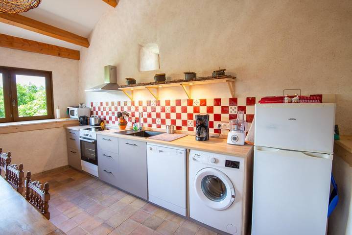 Gîte pour 4 personnes, avec Balcon et Terrasse ainsi que Jardin et Vue dans Lozère - 2