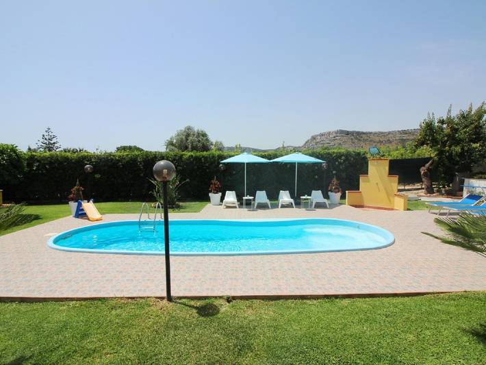 Villa per 5 persone, con Terrazza e Giardino nonché Piscina a Siracusa