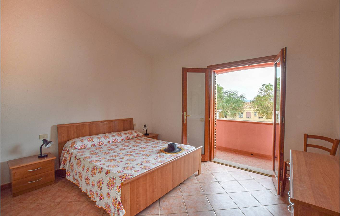 Appartamento isolato di 75 mq con vista, parcheggio e pesca in Straulas, San Teodoro