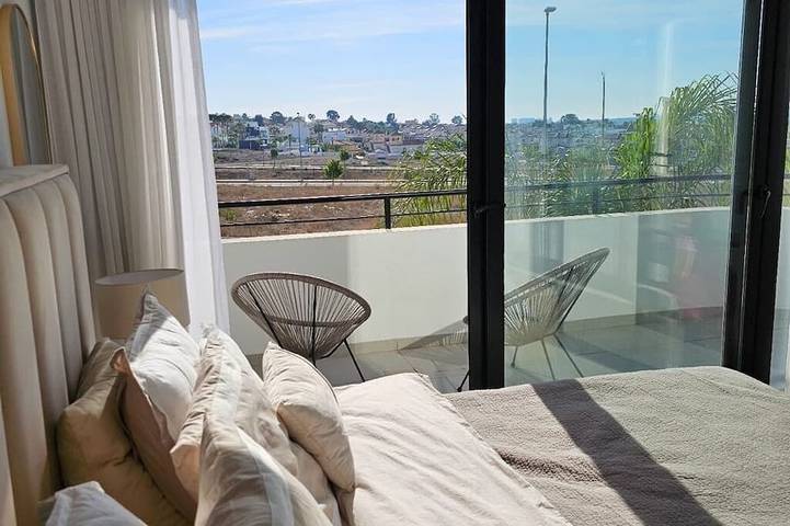 Villa Luisa La Marina Alicante mit privatem Pool 3 Schlafzimmer & 3 Badezimmer in San Fulgencio, Costa Blanca