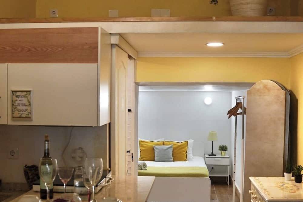 Apartamento inteiro, Private Apartment inside of a guest house in Lisboa, Costa de Lisboa