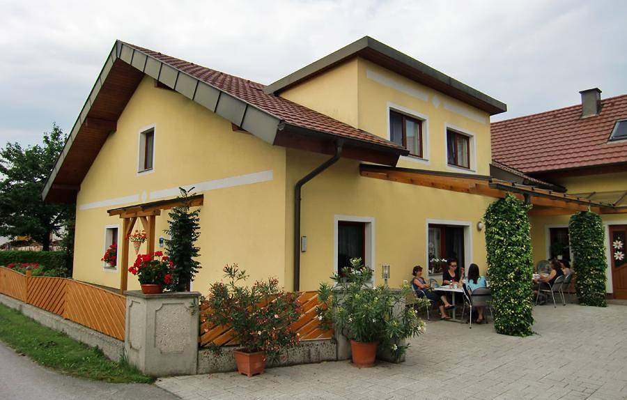 Ganze Ferienwohnung, Ferienwohnung und Privatzimmer "Familie Leeb" - Apartment "Frühling" in Scheibe, Persenbeug-Gottsdorf