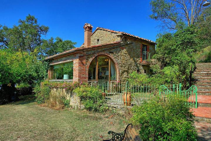Villa for 2 people, with pool in Tuscany