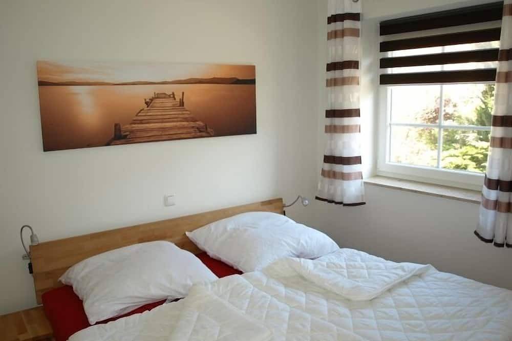 Hochwertiges Ferienhaus (100qm) für 6 Personen mit Kamin, Sauna & Garten am See in Sternberg, Ludwigslust-Parchim