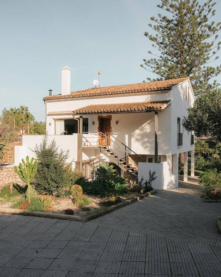 Chalet para 12 personas, con piscina además de vistas y jardín, Se admiten mascotas en Montgó