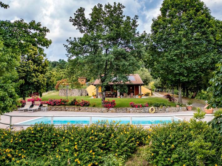 Baita per 4 persone, con Terrazza e Giardino nonché Piscina a San Miniato