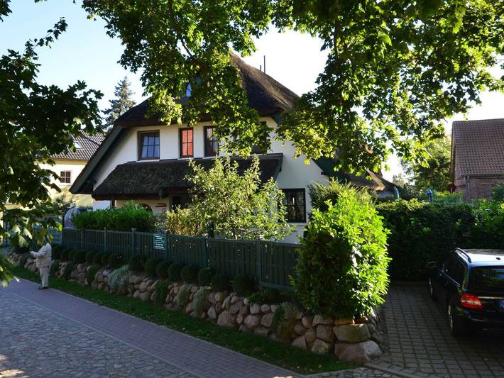 Ferienwohnung für 9 Personen, mit Garten, kinderfreundlich in Groß Zicker