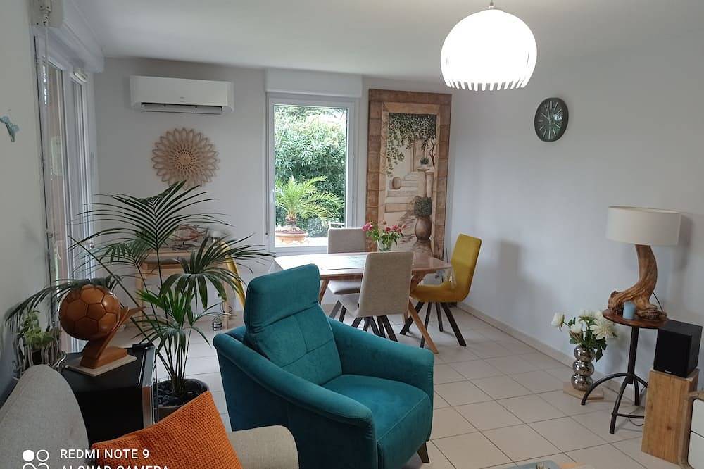 Entire apartment, Apartment on the ground floor in a beautiful secure residence. in Carpentras, Vaucluse