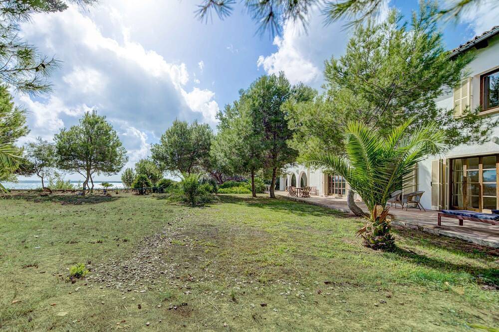 Classic First Line Villa In Cala Ratjada in Son Moll, Capdepera