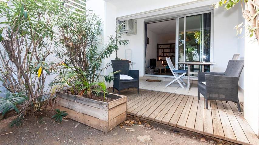 Gîte pour 2 personnes, avec terrasse dans Saint-Gilles les Bains - 2