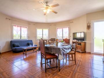 Gîte pour 5 personnes, avec jardin et balcon dans le Var