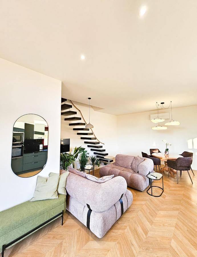 Location de vacances pour 4 personnes, avec vue et jardin à Morey-Saint-Denis