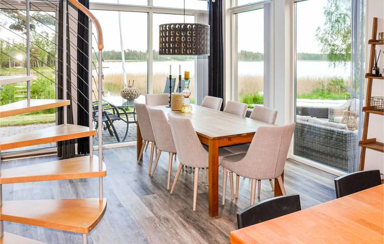 Ferienhaus für 10 Personen mit Terrasse in Vänern