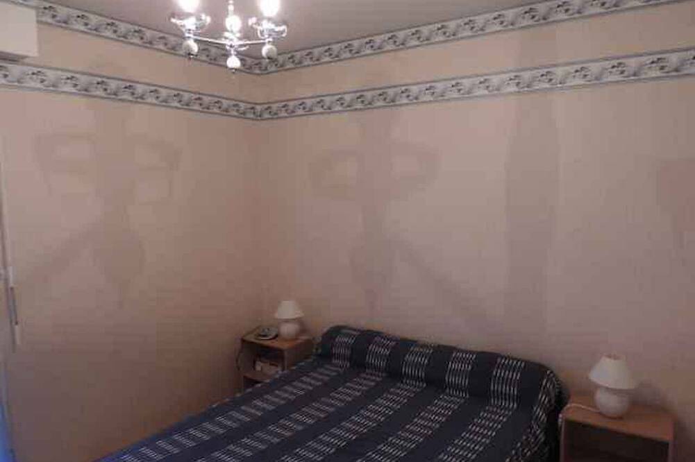 Ganze Wohnung, Pleasant recent 2-bedroom apartment on the port in Lesconil, Plobannalec-Lesconil