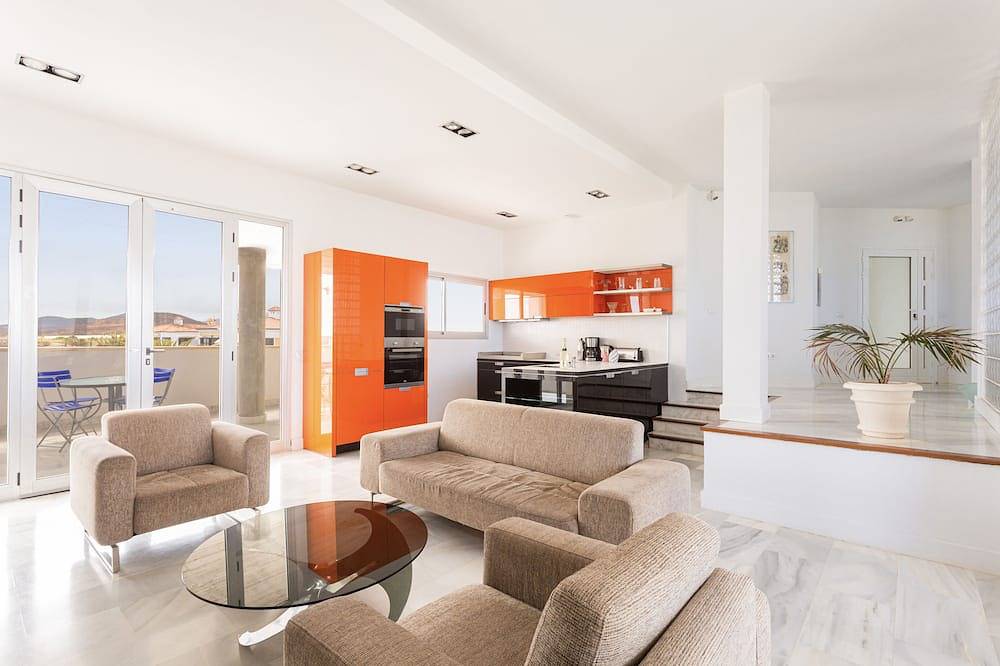 Entire apartment, Unit 4 Amarilla Golf Villas - Amazing 4 bed penthouse - huge terrace - sea views in Las Adelfas, Amarilla Golf