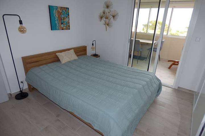 Apartamento entero, Beautiful Sea View – Terrace (Loggia) – 300 m from the Beach – Near Shops  Wi-Fi in Saint-Aygulf, Frejus