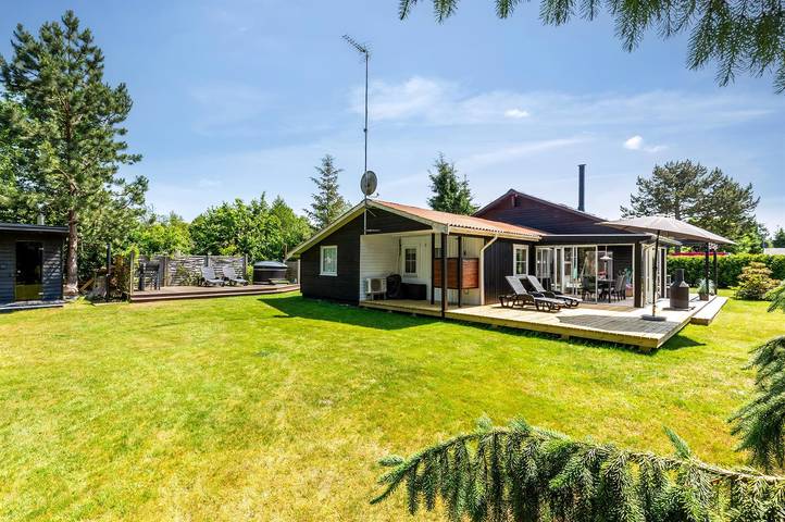 Ferienhaus für 8 Personen, mit Terrasse und Sauna auf Seeland