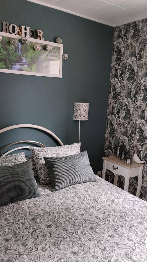Gîte pour 2 personnes, avec terrasse et piscine ainsi que vue et jardin, animaux acceptés à Teloché - 3