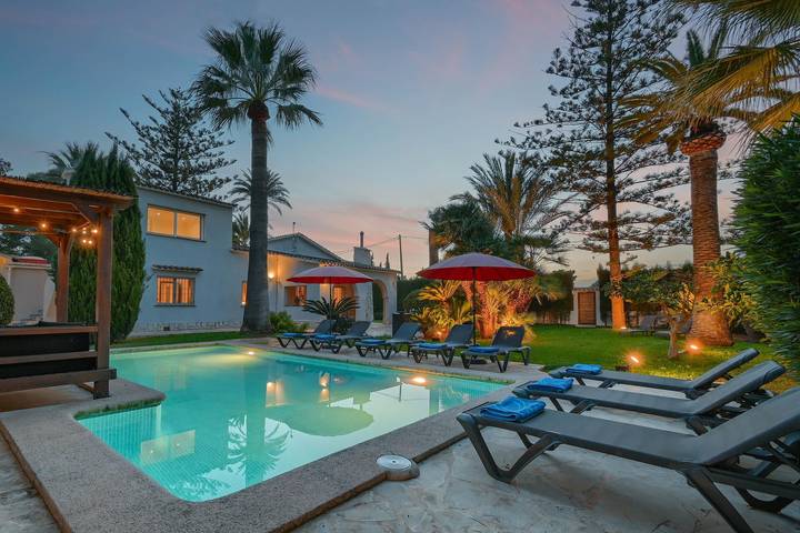 Villa mit pool für 8 Personen, mit Pool und Garten, mit Haustier in Dénia