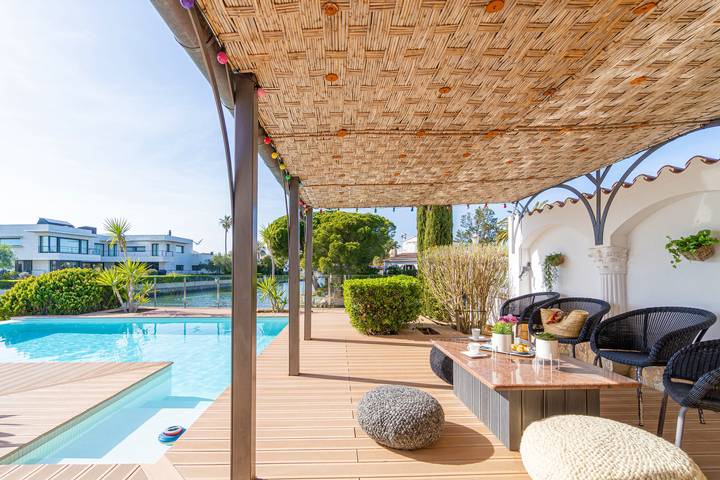 Villa pour 8 personnes, avec terrasse à Empuriabrava