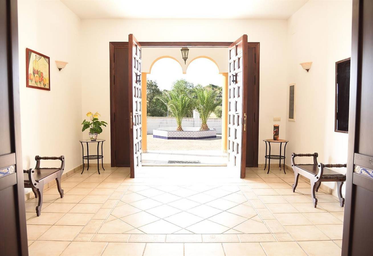 Chalet Bellavista con piscina privada, vistas despejadas y Wifi in Lora del Río, Provincia de Sevilla