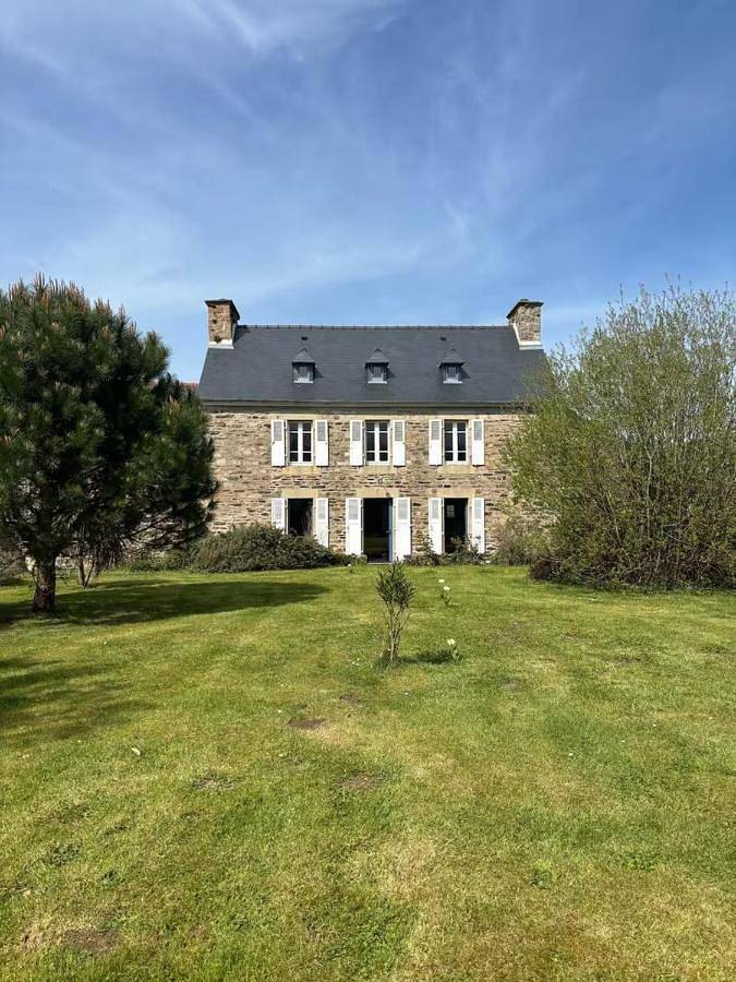 Location de vacances pour 8 personnes, avec jardin à Ploubazlanec