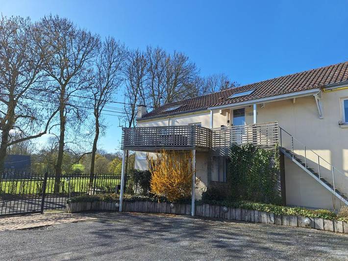 Location de vacances pour 6 personnes, avec terrasse et vue dans Gosselies