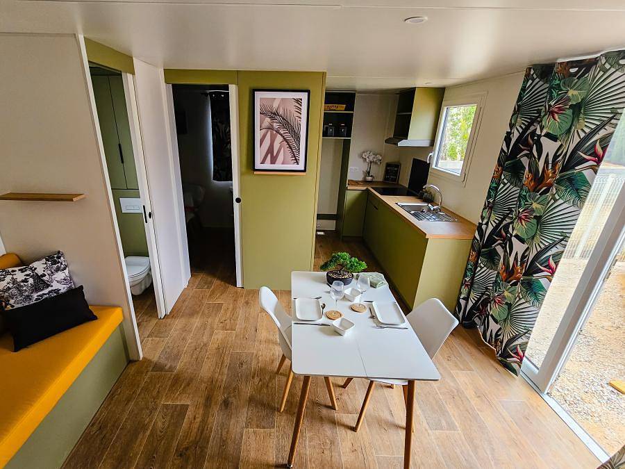 Camping Sites et Paysages - Les Pinèdes - Mobilhome 4 personnes - Cottage Oasis 2 chambres in La Colle-sur-Loup, Région de Cannes