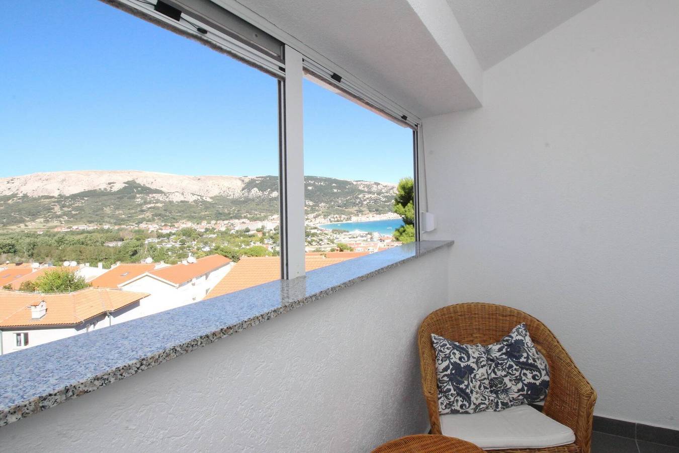 Appartement entier, Appartement de vacances pour 4 personnes avec balcon in Baška, Krk