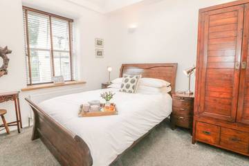 Log Cabin for 4 People in Buxton, Peak District, Photo 1